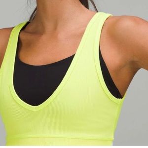 Lululemon power pivot tank rib size 6 in electric lemon. Like new, smoke free